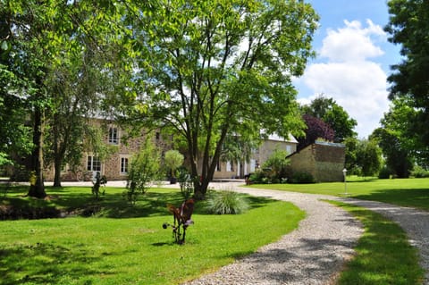 Facade/entrance, Garden view