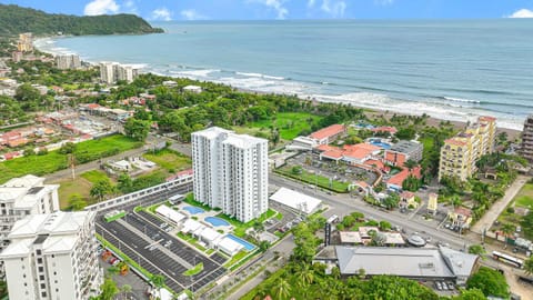 Property building, Day, Bird's eye view, City view, Mountain view, Sea view, Street view, Location