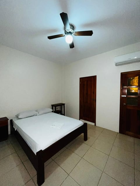 Hostal Luxuria Place Bed and Breakfast in Manabí Province