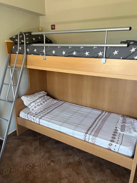 bunk bed