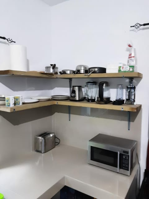 Coffee/tea facilities, Kitchen or kitchenette, oven, toaster