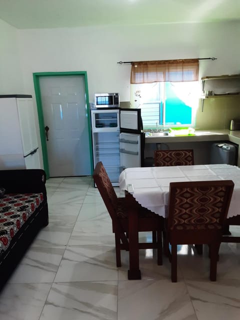 Kitchen or kitchenette, Living room, Seating area, Dining area, oven, stove, toaster