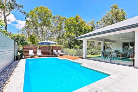 Garden, Garden view, Pool view, Swimming pool, sunbed