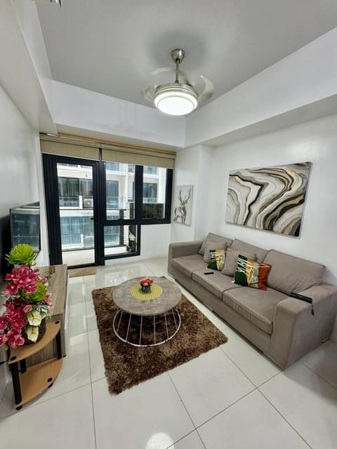 Blissful 3 BR Family unit in BGC The Florence Apartment in Makati