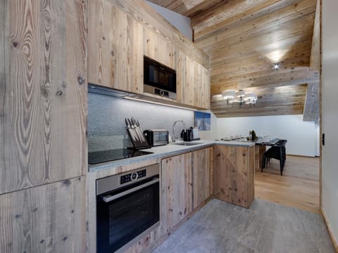 Appartement duplex à Val d'Isère, sauna, cheminée, 4 chambres en suite, parking, pour 8 personnes - FR-1-567-123 Apartment in Val dIsere