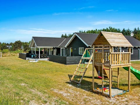 18 person holiday home in Bl vand House in Blåvand