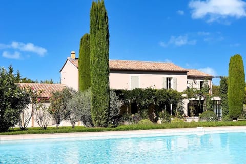 Villa Domitia Splendid View 5mn walk from center of Saint Remy Villa in Saint-Remy-de-Provence