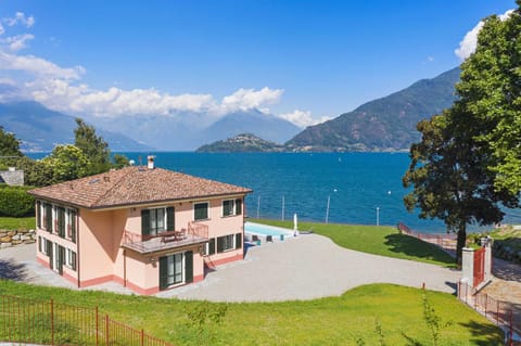 New Stunning Villa with Pool and Beach Access Villa in Province of Lecco