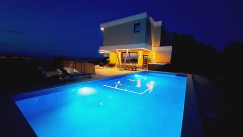 Property building, Night, Pool view, sunbed