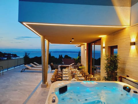 Natural landscape, Hot Tub, View (from property/room), Balcony/Terrace, Sea view