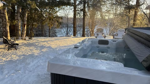 Winter, Hot Tub