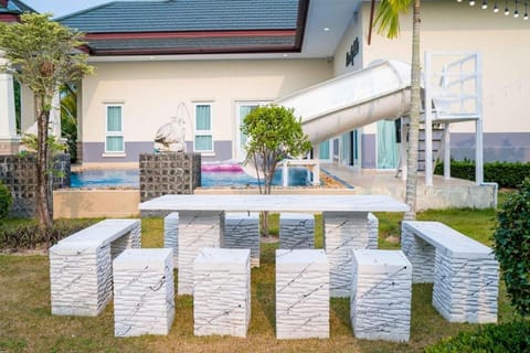 Beverly Hills Pool Villa Na Jomtien Villa in Pattaya City