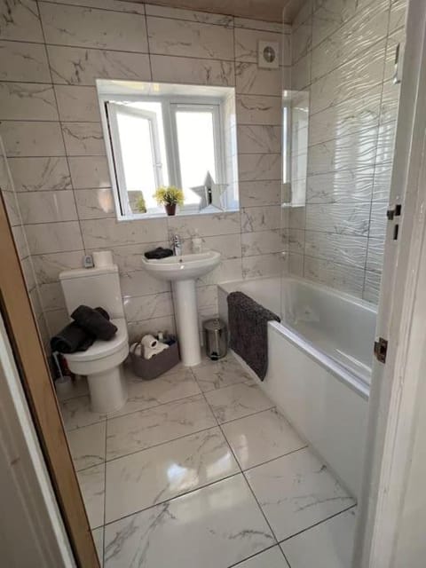 By Buildersbeds - Heaton House 2 Bedrooms House in Romford