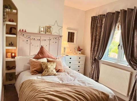 Comfy Quirky Country Cottage House in Bassetlaw District