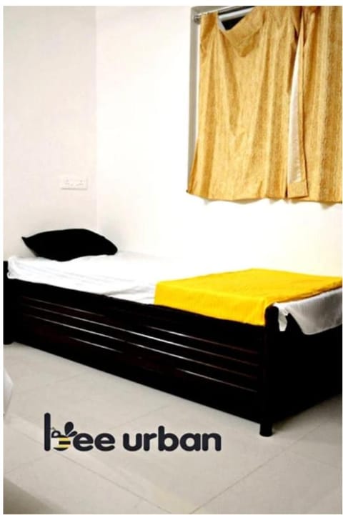 BeeRoseKarveNagar Hostel in Pune