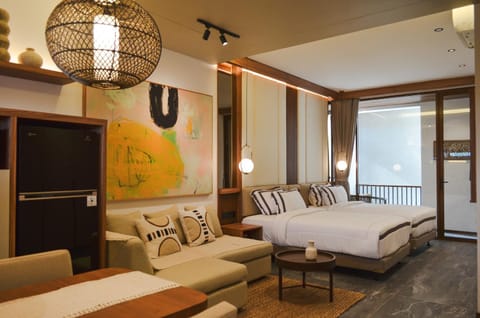 Bed, Photo of the whole room, Seating area, Bedroom