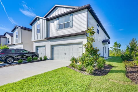 Wesley Chapel End Unit with Patio and Nature Views! House in Wesley Chapel