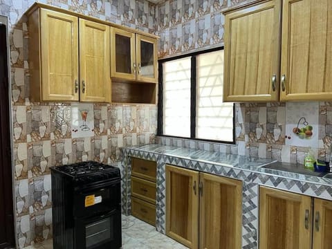 Kitchen or kitchenette, Breakfast, oven, stove