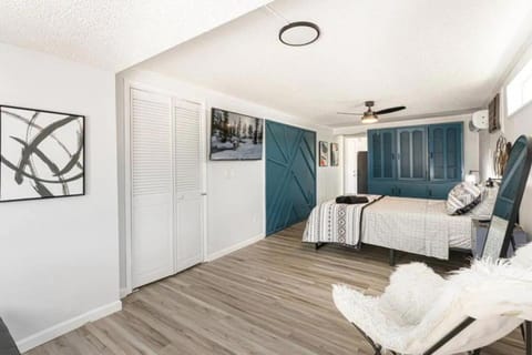 Casa Azul Studio- Sleeps 5 Maison in Pine Hills