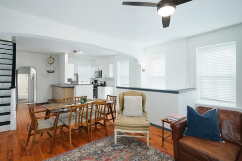 Large Bi-level Apartment in Heart of Manayunk Appartement in Manayunk