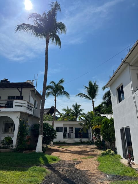 Property building, Day, Garden, Garden, Garden view