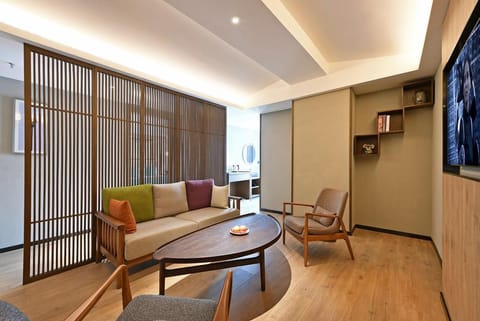 Mehood Lestie Hotel - Xi'an Jiaotong University Xijing Hospital Changle Park Metro Station Hotel in Xian