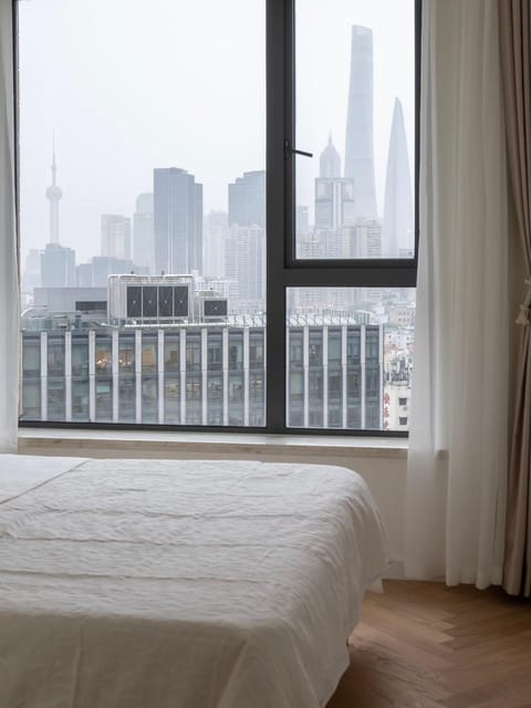 Eastern Hub - Bund Branch In the City of Center with Bund View and Orient-al Pearl TV Tower View Apartment in Shanghai