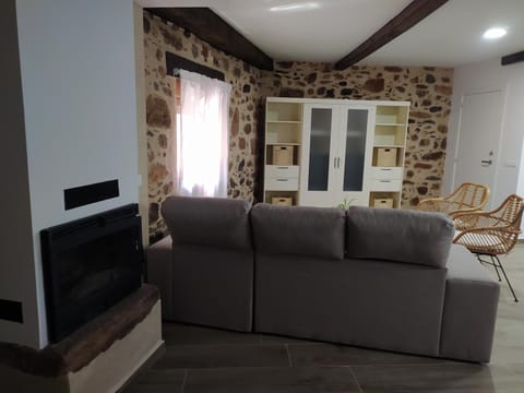 TV and multimedia, Living room, Seating area, fireplace