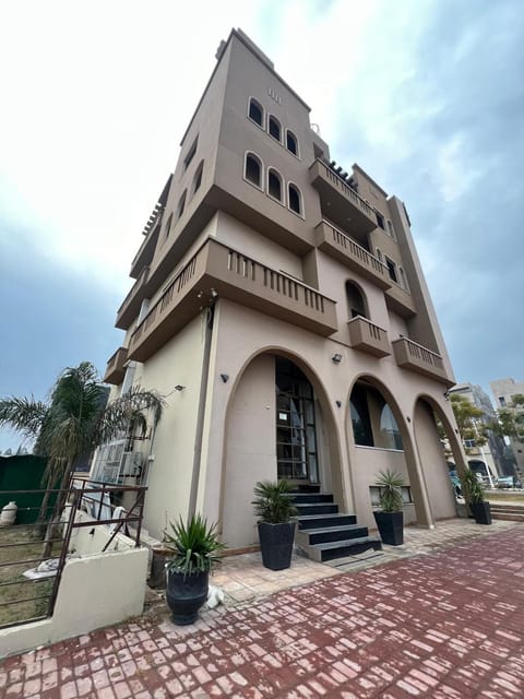 Downtown Lodges Bahria Town Phase 7 Rawalpinidi Islamabad Apartment in Islamabad