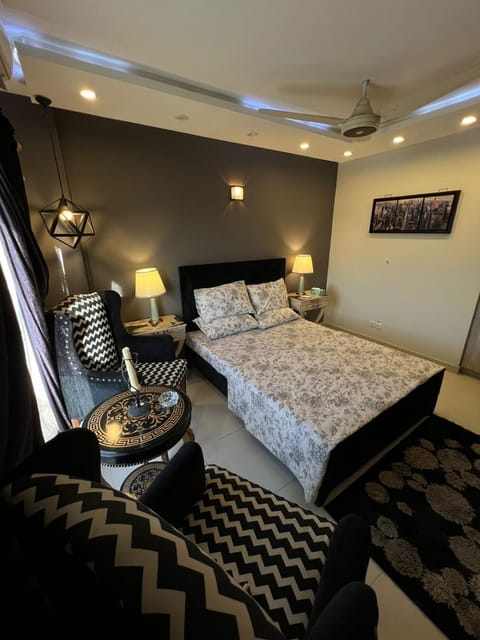 Downtown Lodges Bahria Town Phase 7 Rawalpinidi Islamabad Apartment in Islamabad