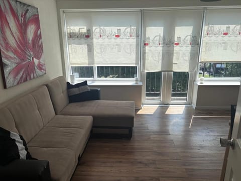 Spacious 2 bed Hornchurch Apartment in Romford