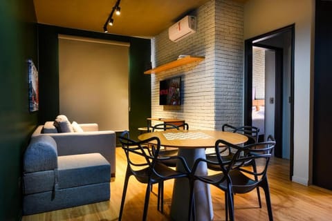 TV and multimedia, Living room, Seating area, Dining area, air conditioner