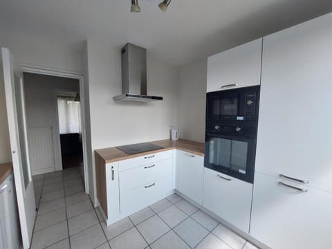 Kitchen or kitchenette, oven, stove