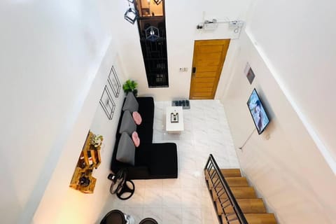 Impressive New Loft Apartment Apartment in Naga