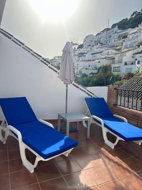 Natural landscape, View (from property/room), Balcony/Terrace, Mountain view, sunbed