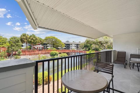 Second Floor Lake View House in Naples