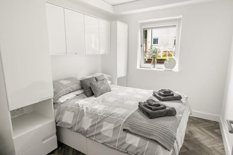 Bed, Photo of the whole room, Bedroom, wardrobe