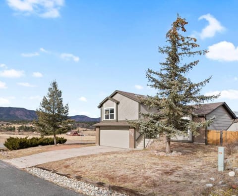 Property building, Natural landscape, Mountain view