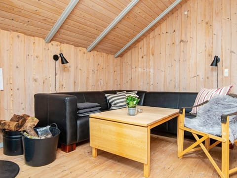 Three-Bedroom Holiday home in Oksbøl 9 House in Henne Kirkeby