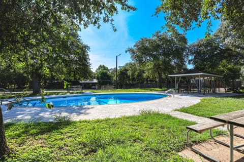 Relax, Swim and Explore Home in Wimberley! House in Canyon Lake