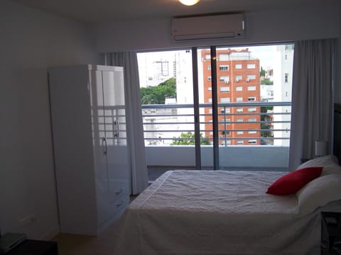 Bedroom, City view