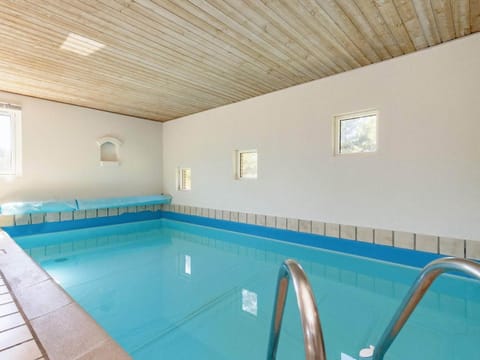 10 person holiday home in Bl vand House in Blåvand