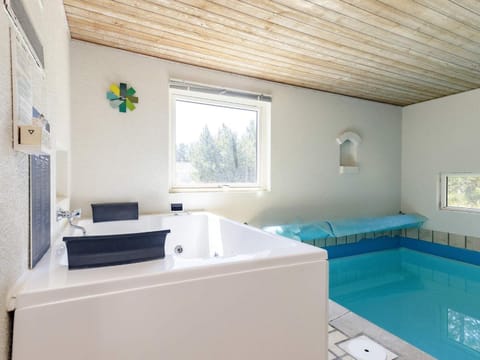 10 person holiday home in Bl vand House in Blåvand