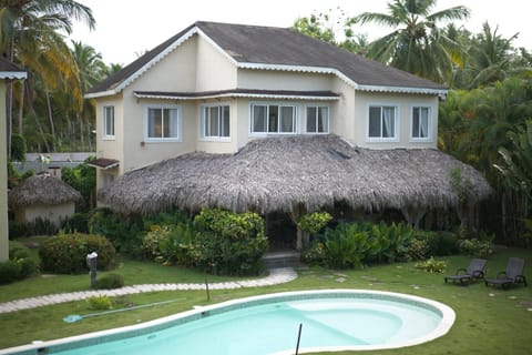 Property building, Spring, Day, Natural landscape, Garden, Garden view, Pool view, Swimming pool