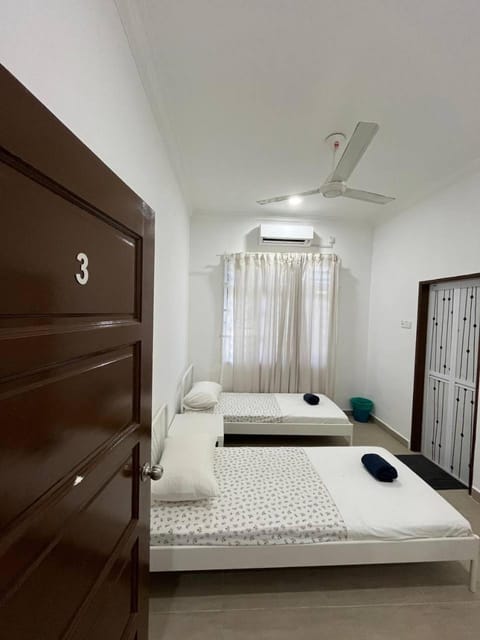 Photo of the whole room, Bedroom, air conditioner