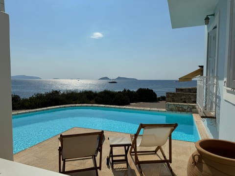 Day, Natural landscape, View (from property/room), Balcony/Terrace, Pool view, Sea view, Swimming pool, sunbed