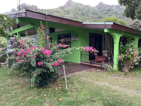 Property building, Natural landscape, Garden, Garden view, Mountain view