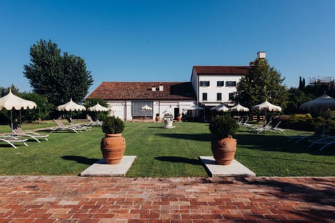 Property building, Garden, Garden view