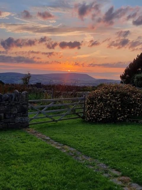 Peace and quiet at 'Barn Meadow' Apartment in Pendle District