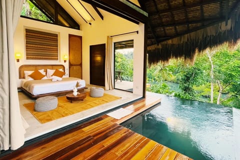 Balcony/Terrace, Bedroom, Pool view, River view